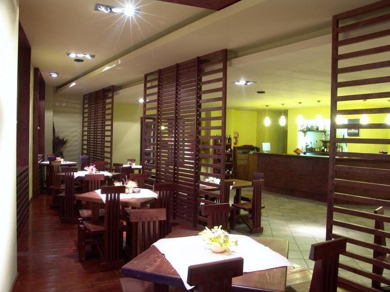 Hotel Oasis image
