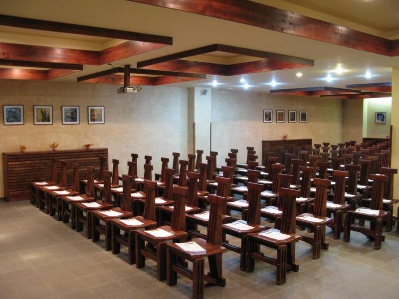 Hotel Oasis image