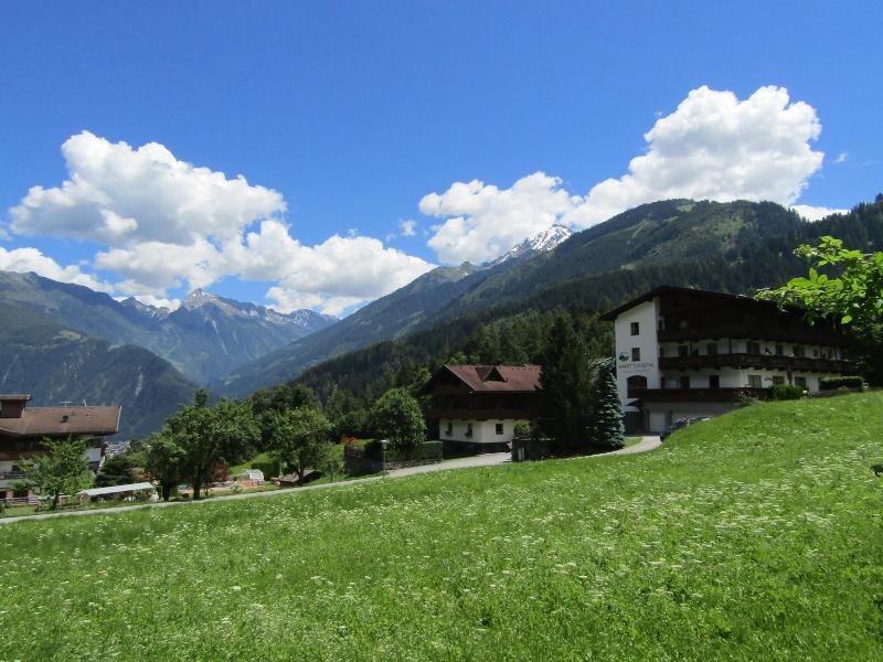 Apart Tuxertal image