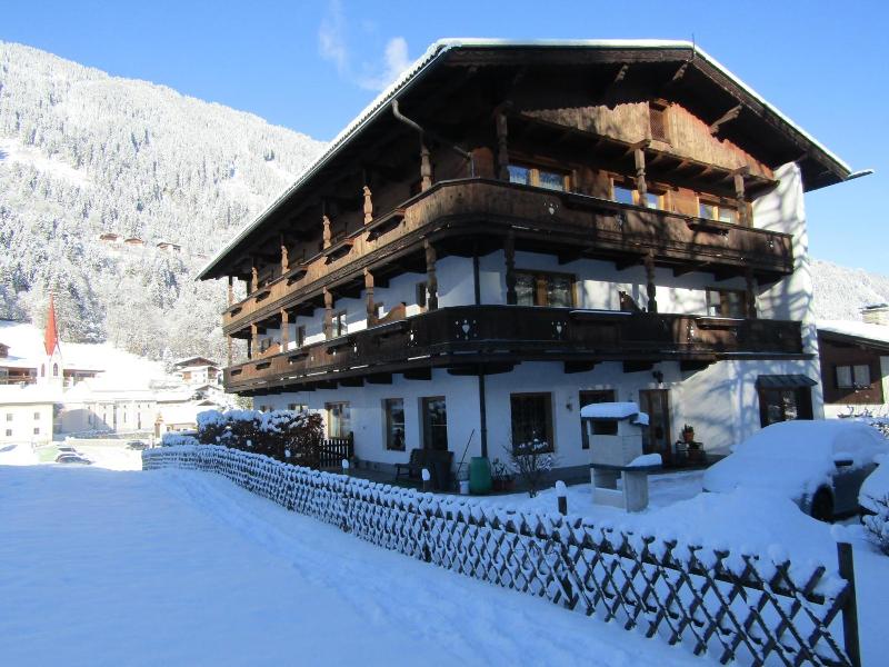 Apart Tuxertal image