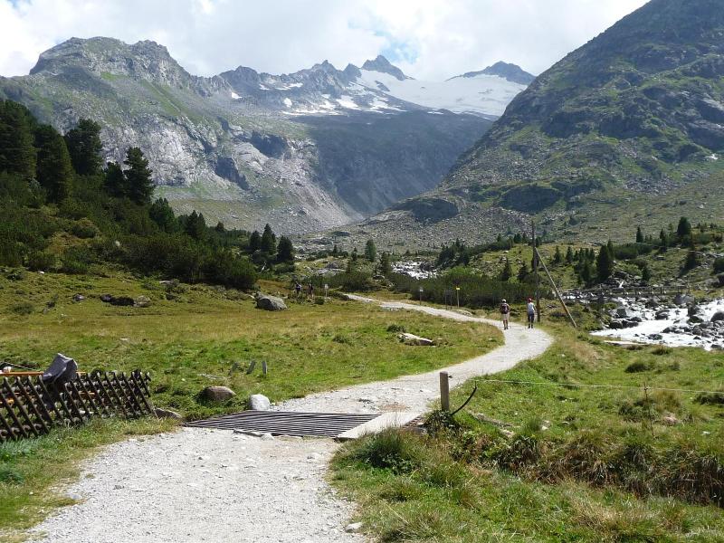 Apart Tuxertal image