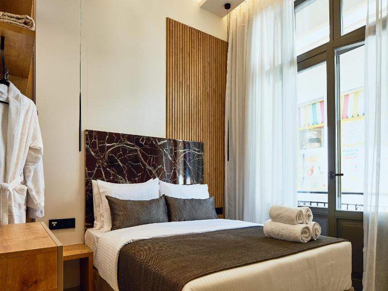 Grande Madonna Luxury Boutique Suites image