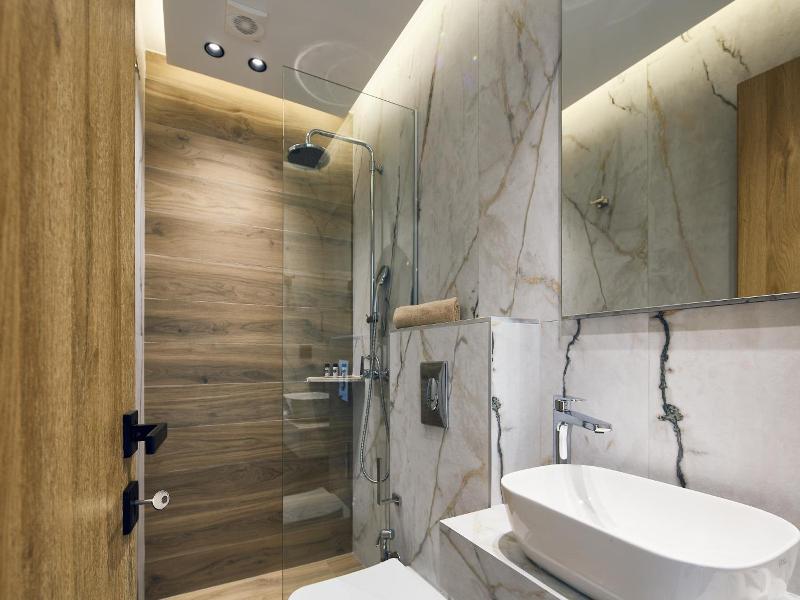Grande Madonna Luxury Boutique Suites image