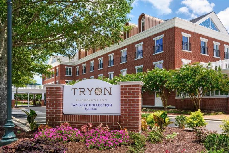 Tryon Riverfront Inn New Bern Tapestry Collection