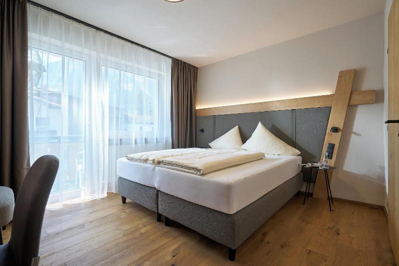 Hotel Stern image