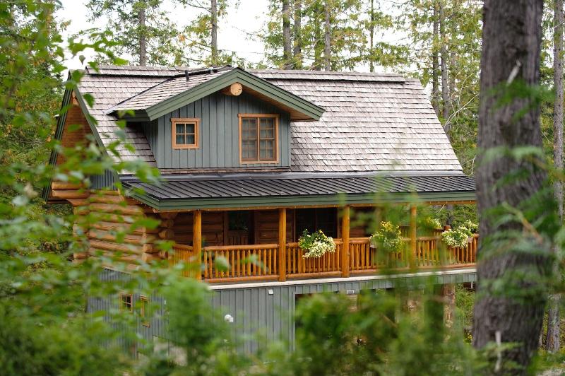 Snow Creek Cabins By Fernie Lodging Co.