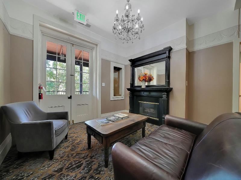 The Groveland Hotel