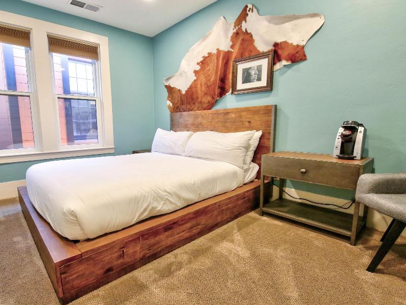 The Groveland Hotel image