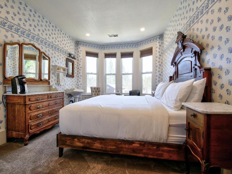 The Groveland Hotel image
