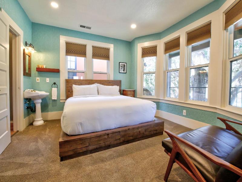 The Groveland Hotel image