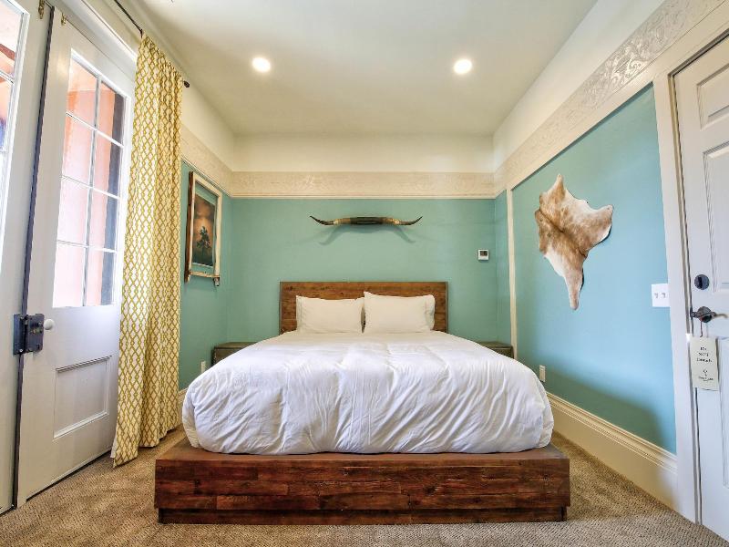 The Groveland Hotel image