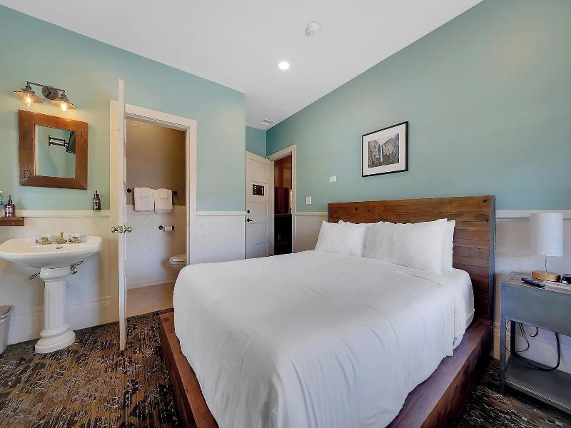 The Groveland Hotel image