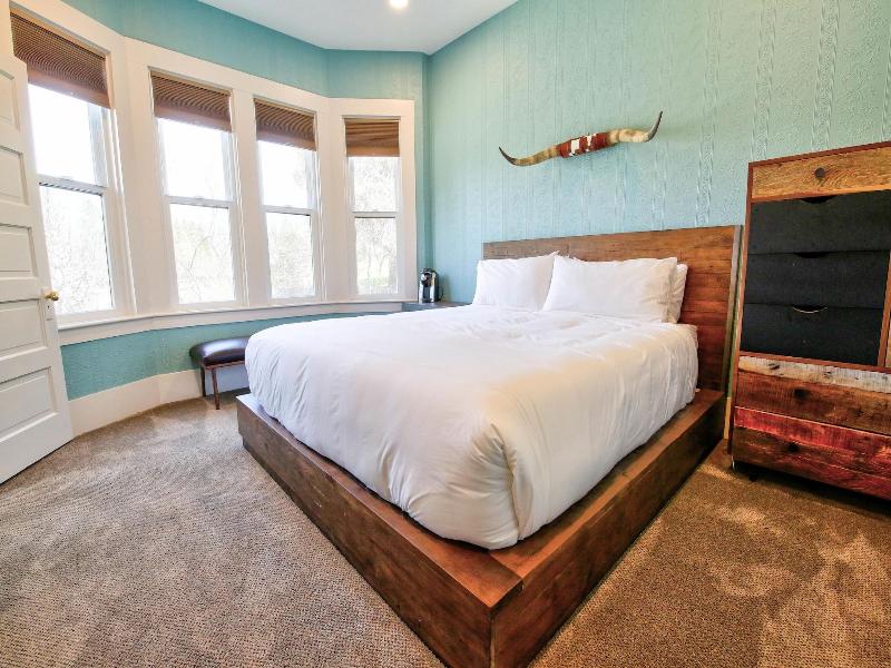 The Groveland Hotel image