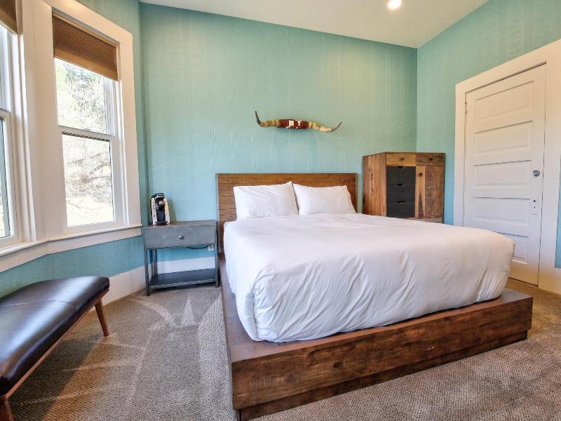 The Groveland Hotel image