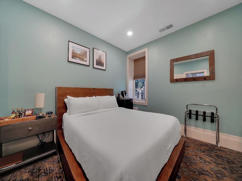 The Groveland Hotel image