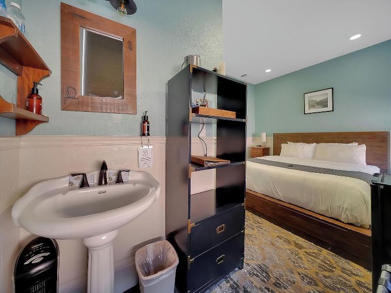 The Groveland Hotel image