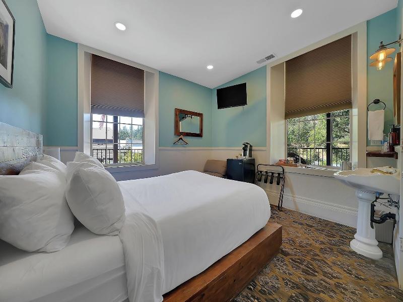 The Groveland Hotel image