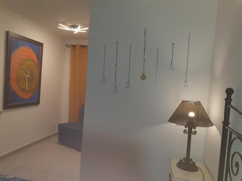 Lisbon Hostel Terminal 4 image
