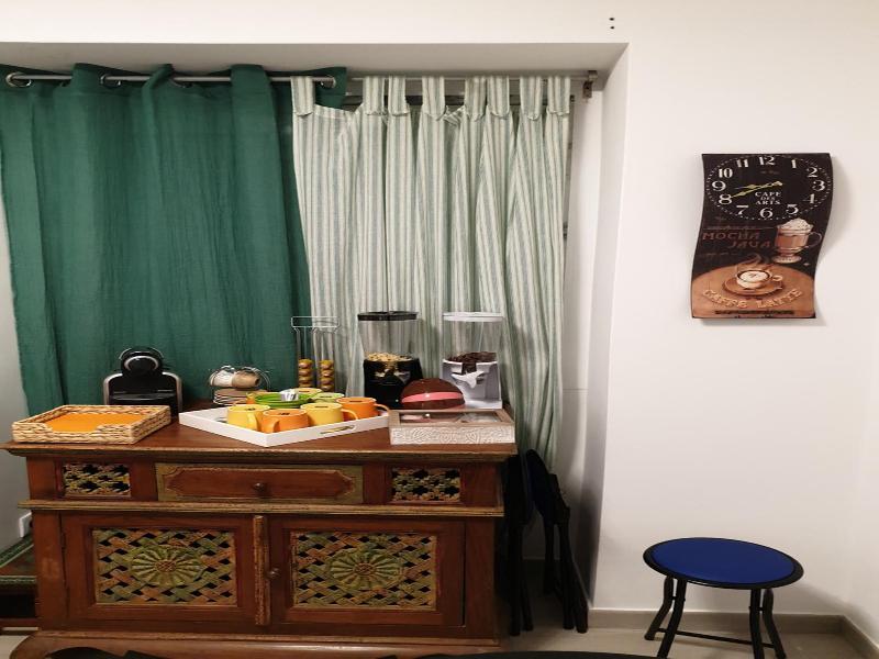 Lisbon Hostel Terminal 4 image