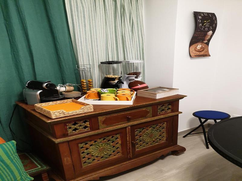 Lisbon Hostel Terminal 4 image