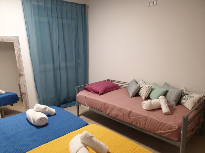 Lisbon Hostel Terminal 4 image