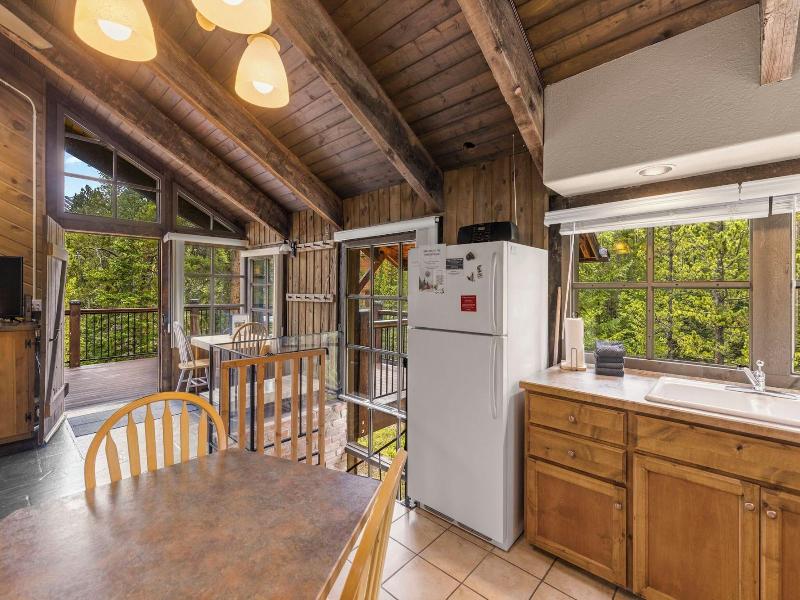 Brecken Haus image