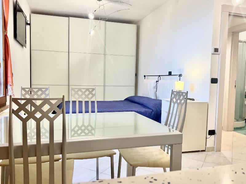 Provenzano Top Floor image