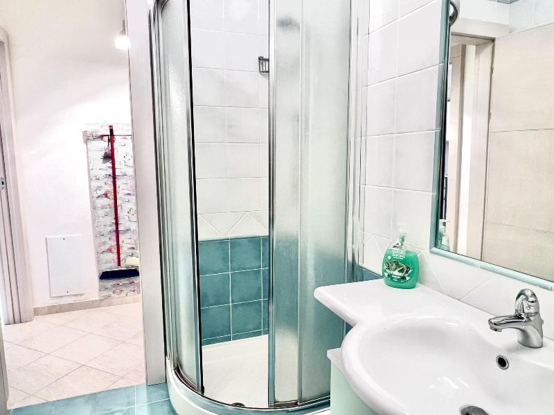 Provenzano Top Floor image