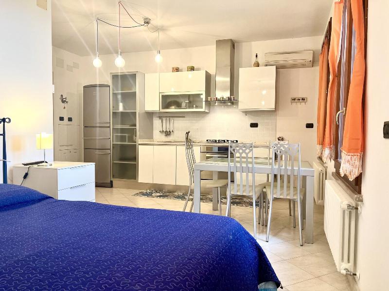 Provenzano Top Floor image