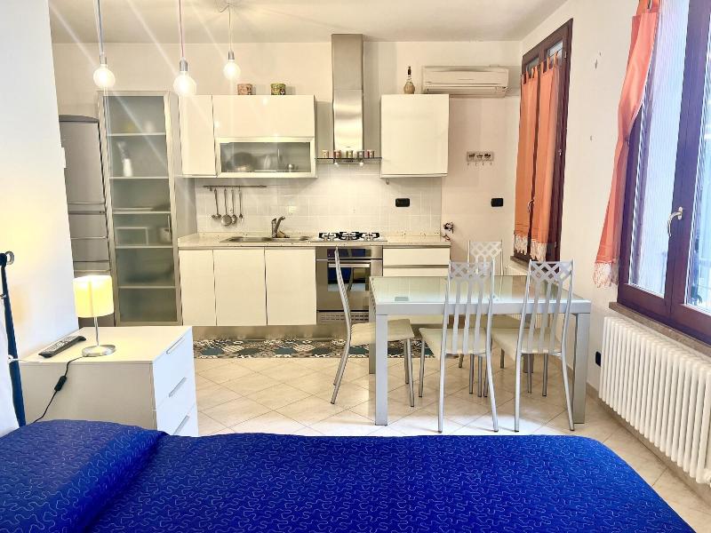 Provenzano Top Floor image