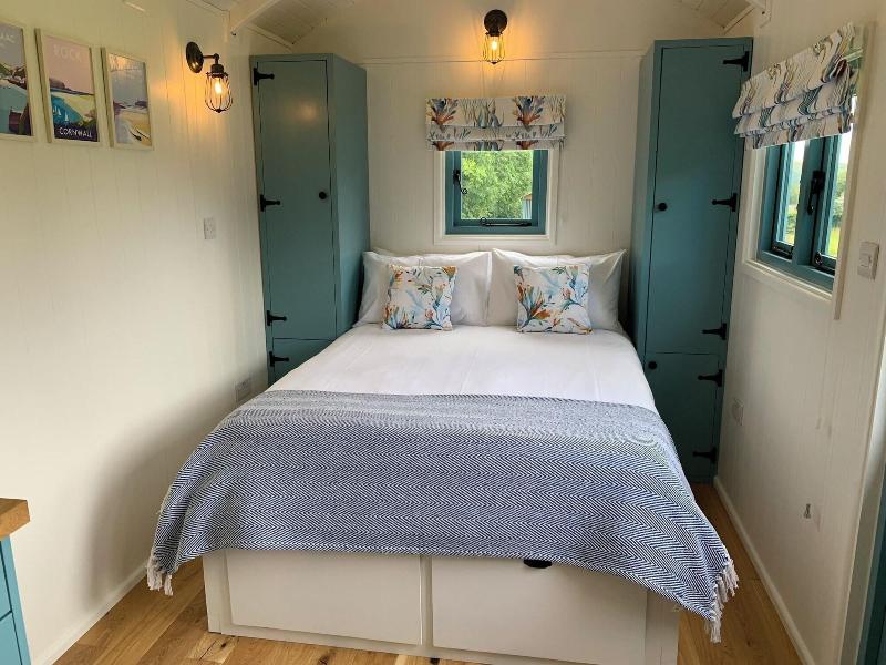 St Kew Shepherd Huts image