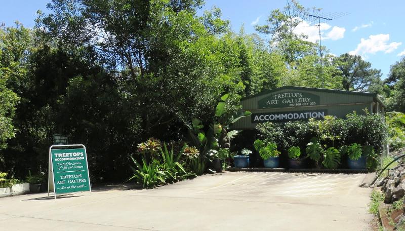 Treetops Accommodation Montville image