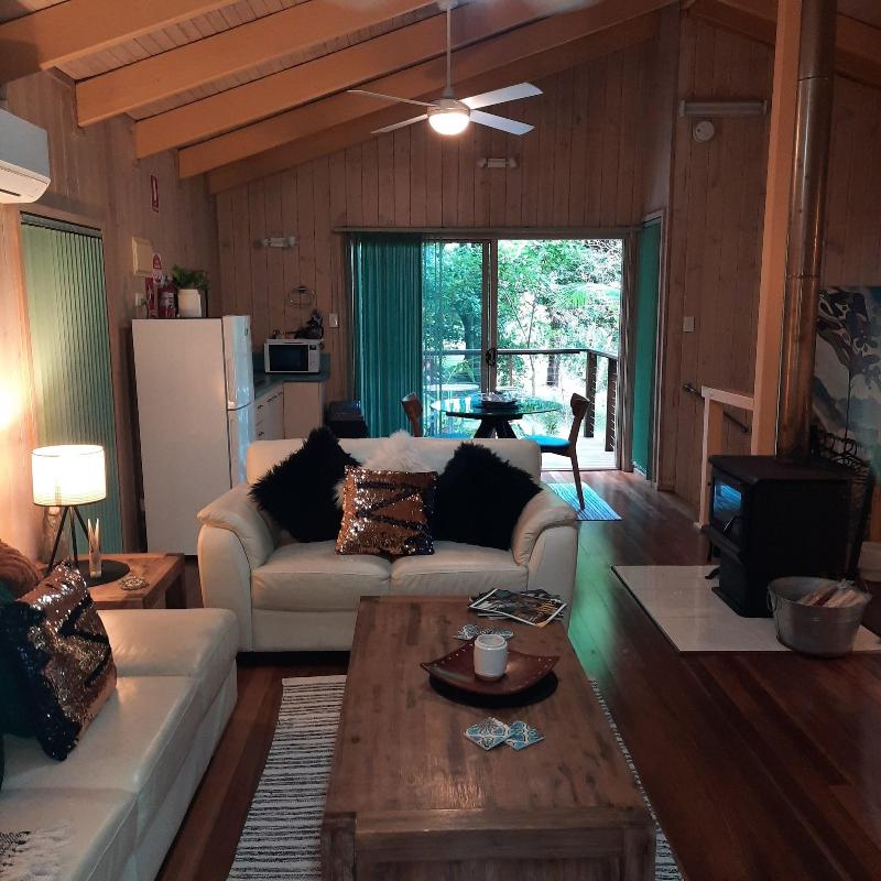 Treetops Accommodation Montville image