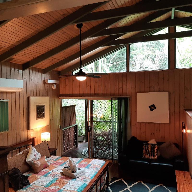 Treetops Accommodation Montville image