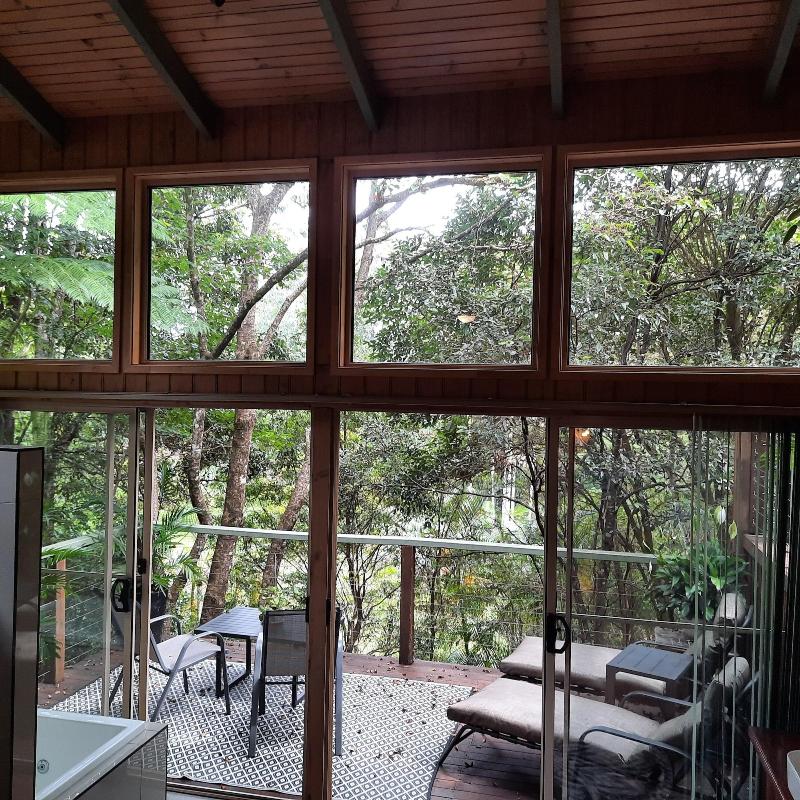 Treetops Accommodation Montville image