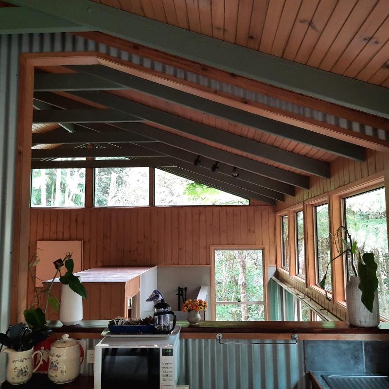 Treetops Accommodation Montville image