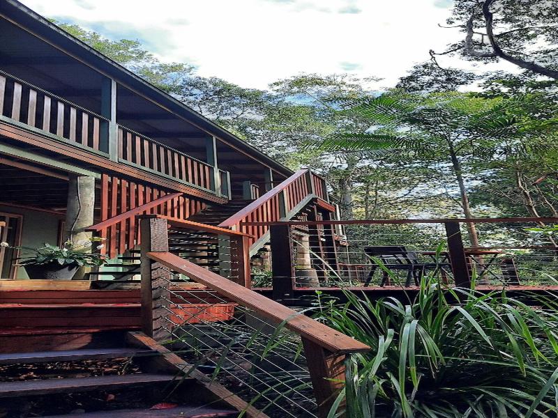 Treetops Accommodation Montville image