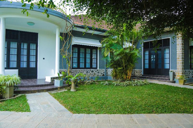 Castle Hill Bungalow image