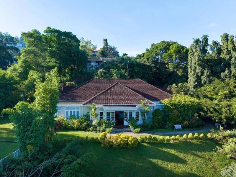 Castle Hill Bungalow image