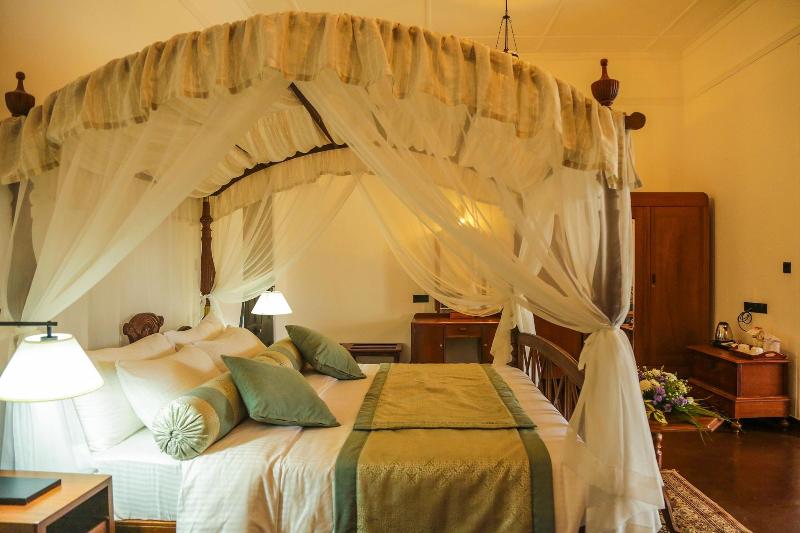 Castle Hill Bungalow image