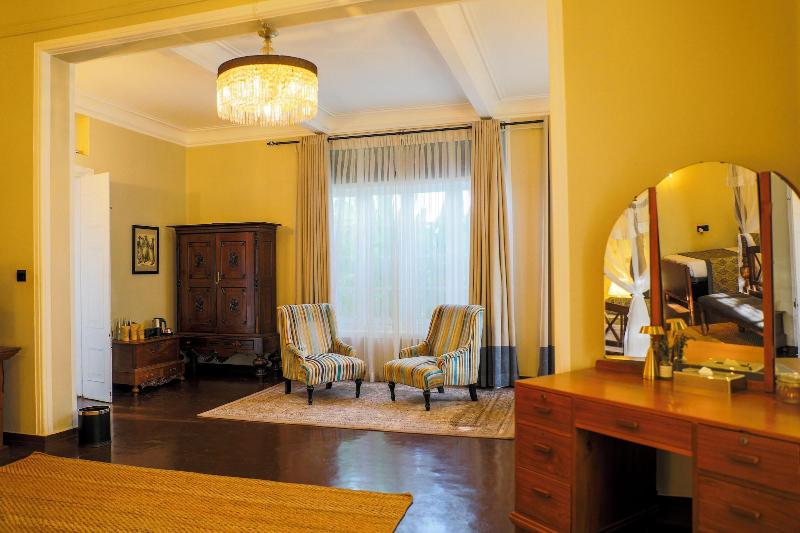 Castle Hill Bungalow image