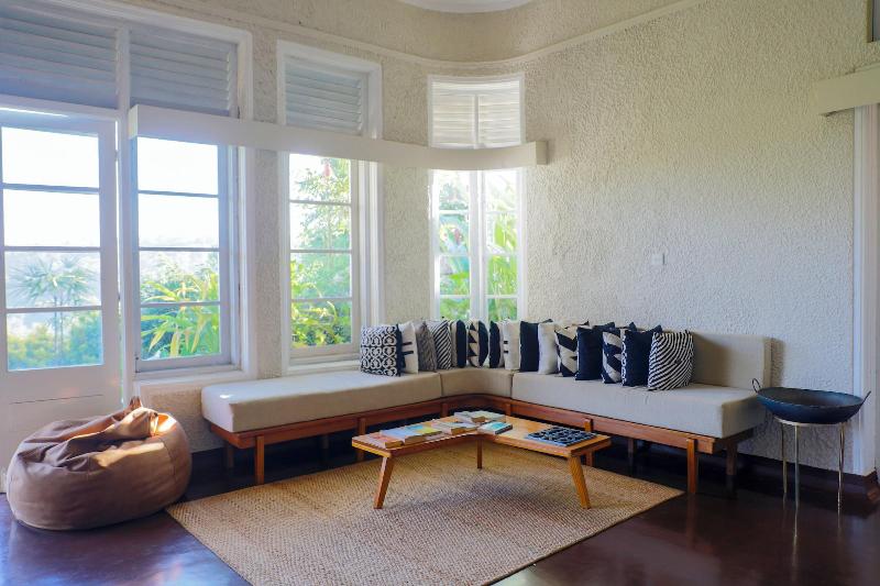 Castle Hill Bungalow image