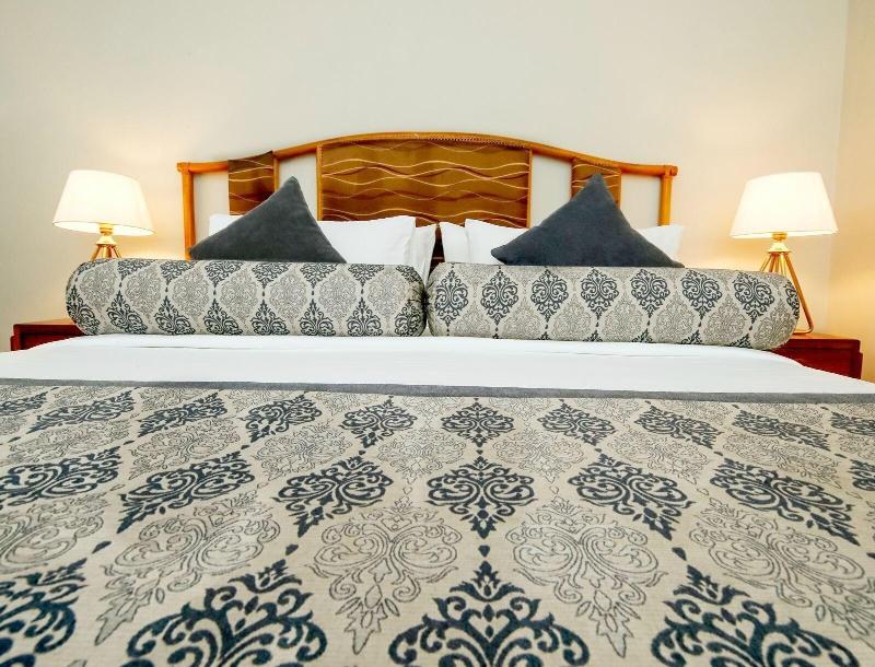 Castle Hill Bungalow image