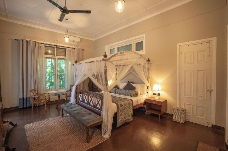 Castle Hill Bungalow image