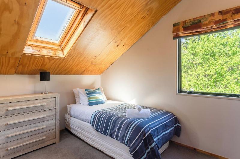 Stuarts Cottage image