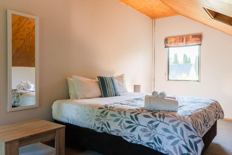 Stuarts Cottage image
