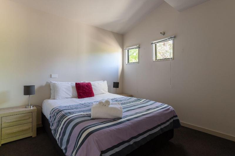 Stuarts Cottage image