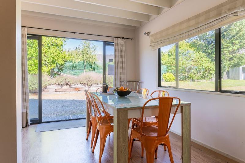 Stuarts Cottage image