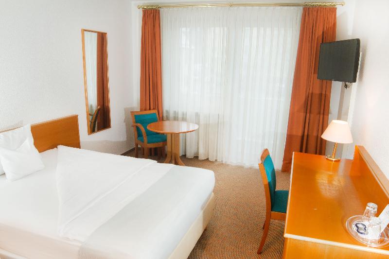 Hotel Und Gasthof Zum Hirsch image