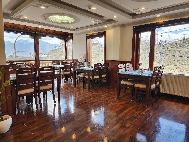 Hotel Paldan image